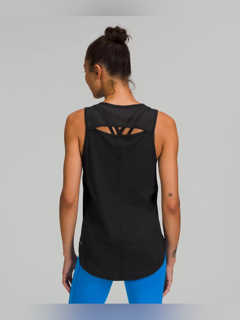 Lululemon Sculpt Tank Top black mesh fabric panels strappy keyhole back detail L